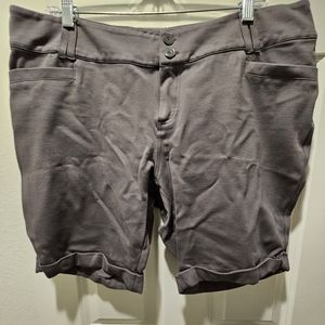 Torrid stretchy shorts size 18